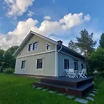 Alpehytte Sinettaestar-- Traditional Lapland *
