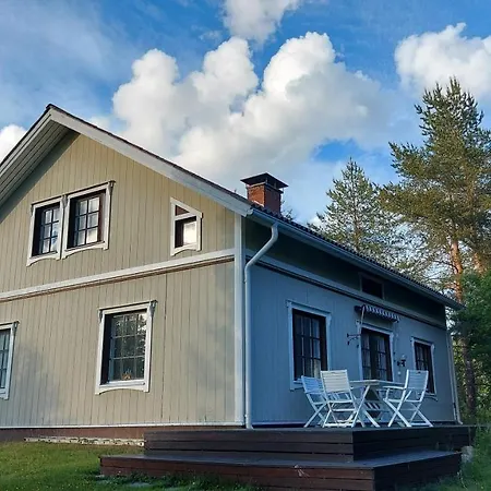 Sinettaestar-- Traditional Lapland Chalet *