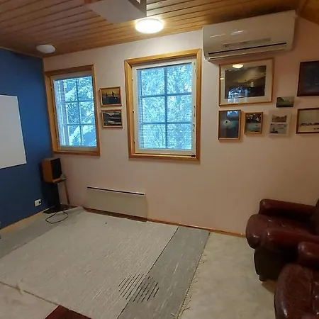 Sinettaestar-- Traditional Lapland *