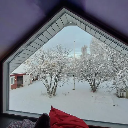 Sinettaestar-- Traditional Lapland Chalet *